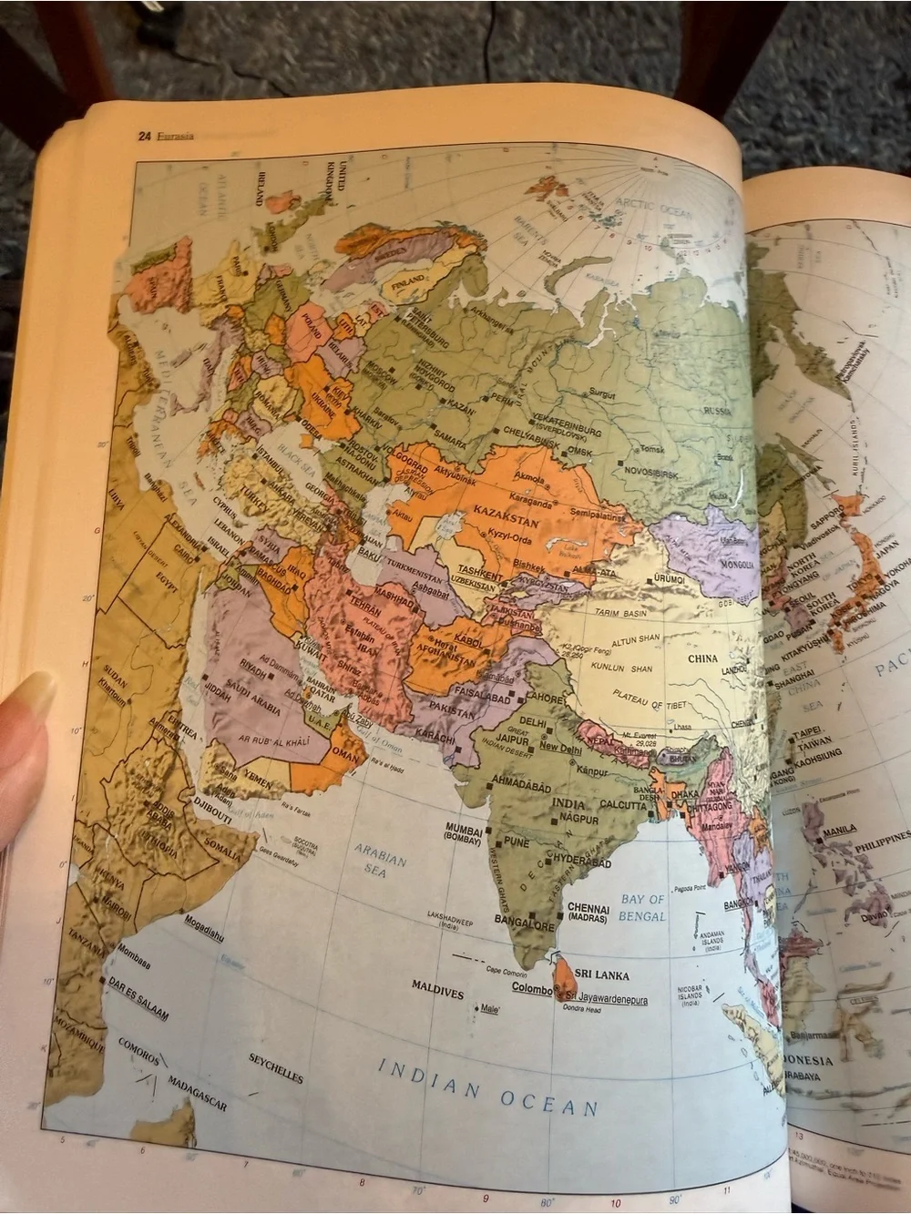 1990s Paperback World Atlas